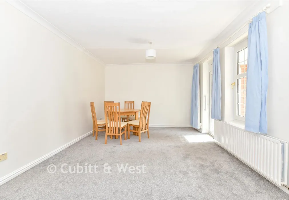 Lounge/Diner - Brockhampton Road, Havant, Hampshire - Wards of Kent