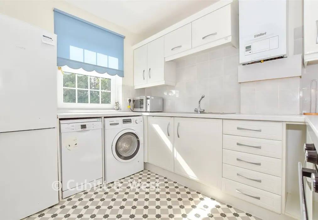 Kitchen - Brockhampton Road, Havant, Hampshire - Wards of Kent