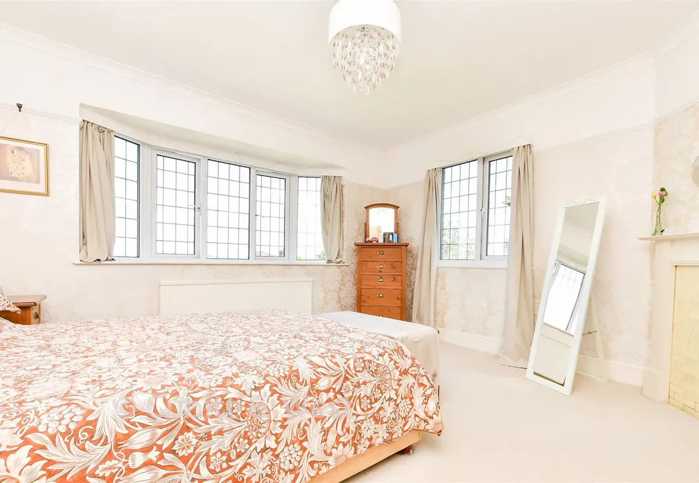 Bedroom 1 - Highlands Avenue, Ridgewood, Uckfield, East Sussex - Wards of Kent
