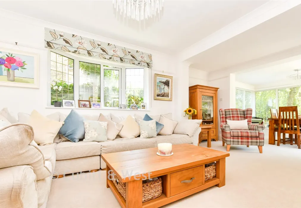 Lounge/ Dining Area - Highlands Avenue, Ridgewood, Uckfield, East Sussex - Wards of Kent