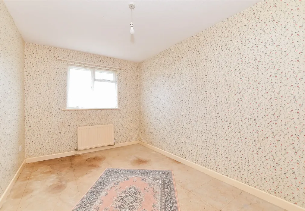 Bedroom 2 - Golden Ridge, Freshwater, Isle of Wight - Wards of Kent