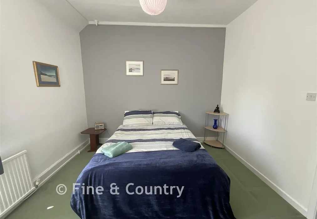 Bedroom 4* - Quay Lane, Brading, Isle of Wight - Wards of Kent