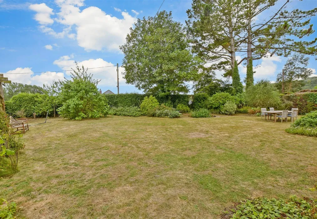 Rear Garden* - Quay Lane, Brading, Isle of Wight - Wards of Kent
