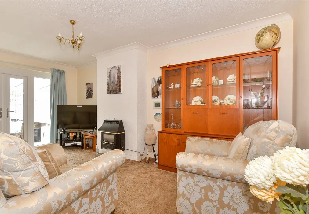 Lounge - Lineacre Close, Gillingham, Kent - Wards of Kent