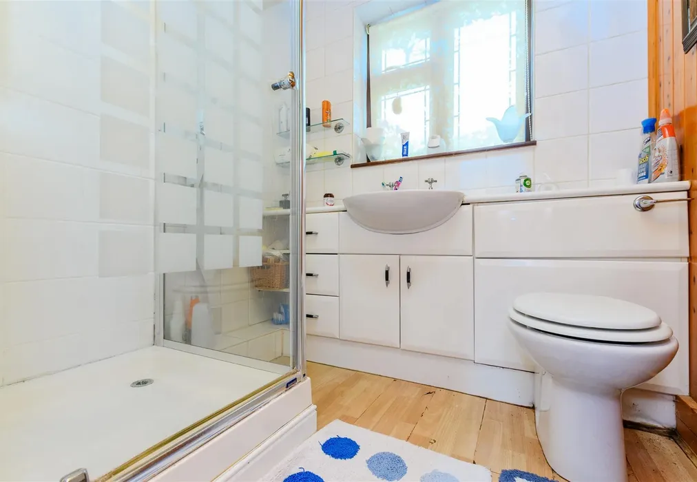 Shower Room - Red Street, Southfleet, Gravesend, Kent - Wards of Kent