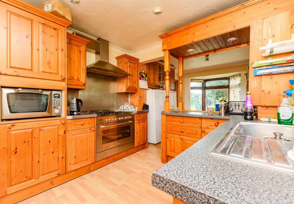 Kitchen - Red Street, Southfleet, Gravesend, Kent - Wards of Kent
