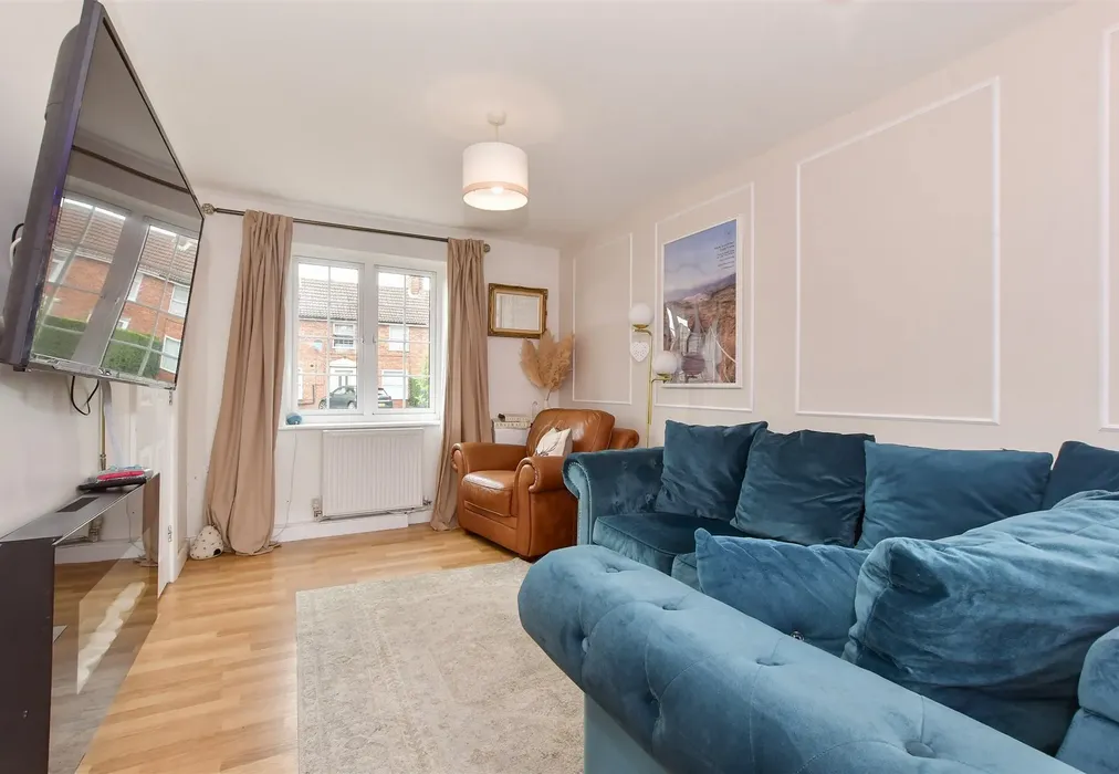 Lounge - Chaucer Road, Elvington, Dover, Kent - Wards of Kent
