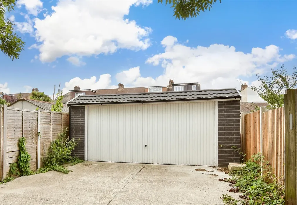 Double Garage - Brenchley Road, Gillingham, Kent - Wards of Kent