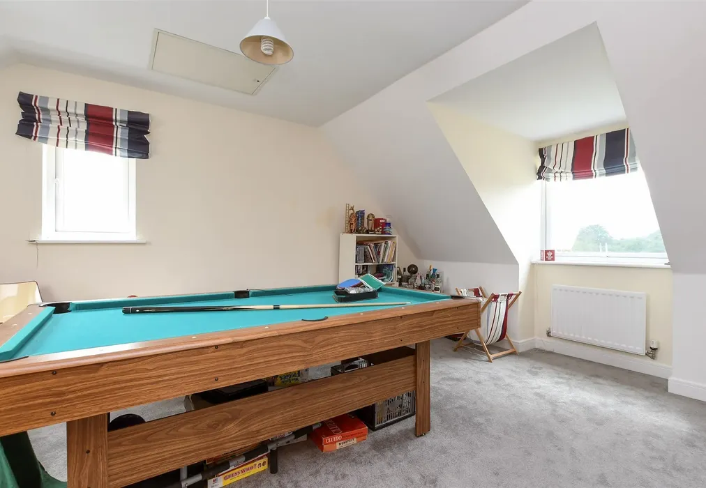 Bedroom 4 - The Moors, Redhill, Surrey - Wards of Kent
