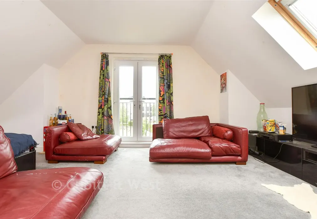 Bedroom 3 - The Moors, Redhill, Surrey - Wards of Kent