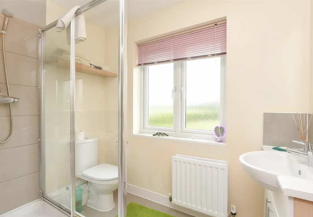 En-Suite Shower Room - The Moors, Redhill, Surrey - Wards of Kent