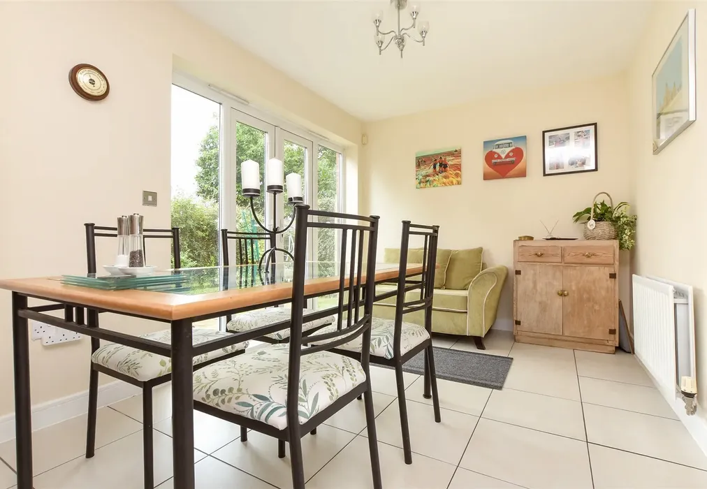 Dining Area - The Moors, Redhill, Surrey - Wards of Kent