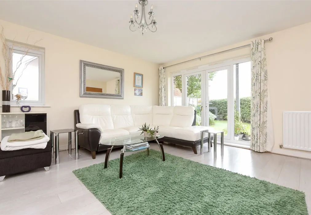 Lounge - The Moors, Redhill, Surrey - Wards of Kent