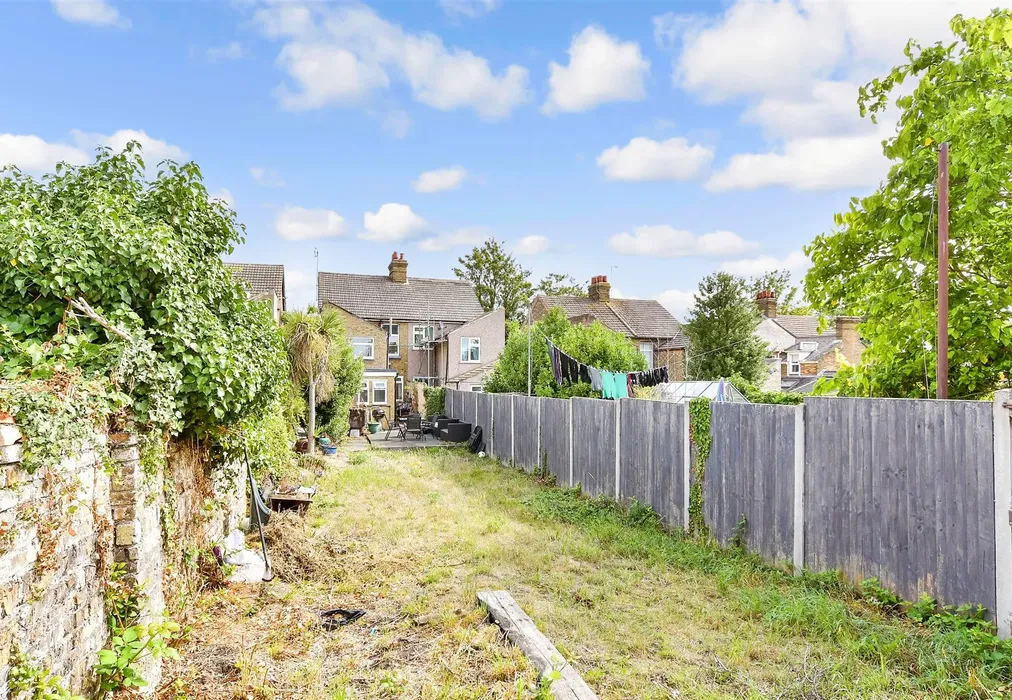 Rear Garden - Wellwinch Road, Sittingbourne, Kent - Wards of Kent