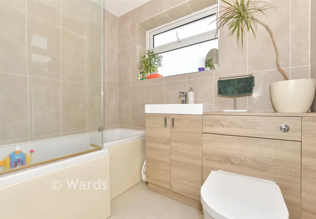 Bathroom - Hawthorne Close, River, Dover, Kent - Wards of Kent