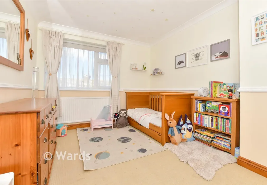 Bedroom 1 - Hawthorne Close, River, Dover, Kent - Wards of Kent