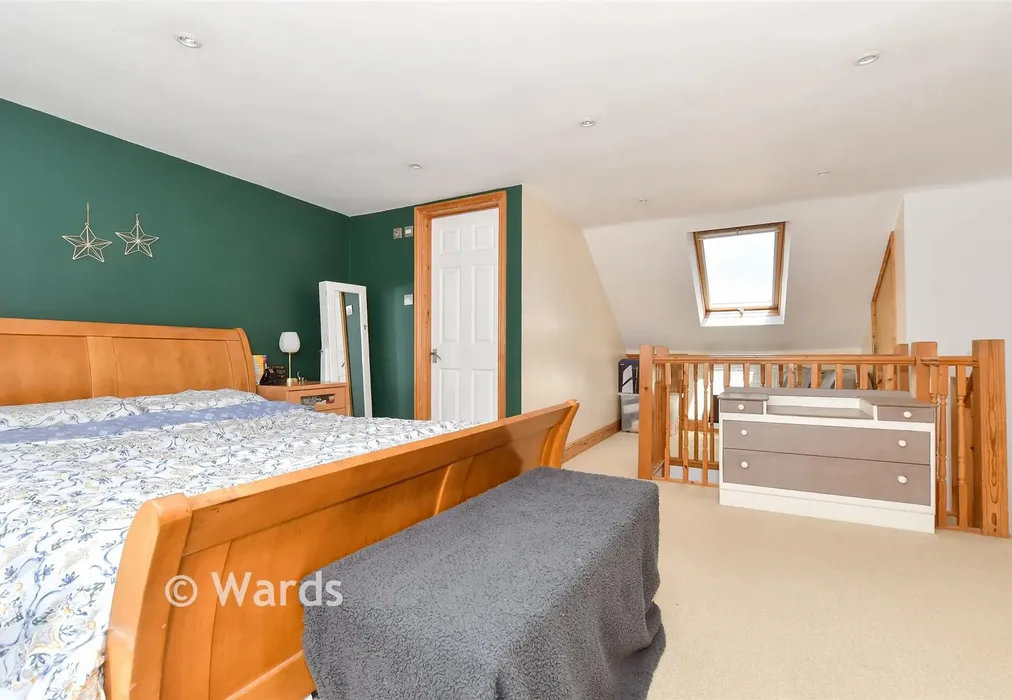 Loft Room - Hawthorne Close, River, Dover, Kent - Wards of Kent