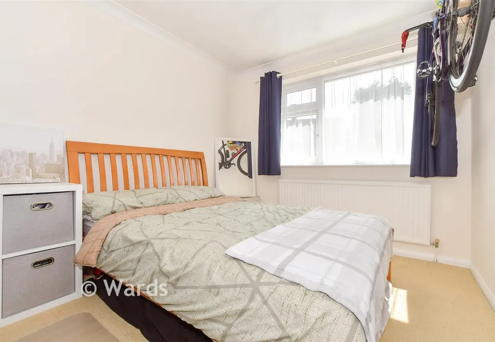 Bedroom 2 - Hawthorne Close, River, Dover, Kent - Wards of Kent