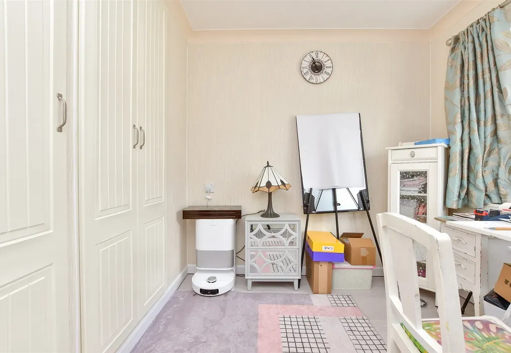 Bedroom 2 - Faversham Road, Seasalter, Whitstable, Kent - Wards of Kent