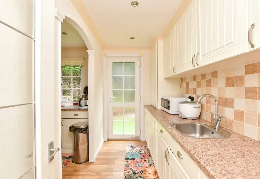 Kitchen - Faversham Road, Seasalter, Whitstable, Kent - Wards of Kent