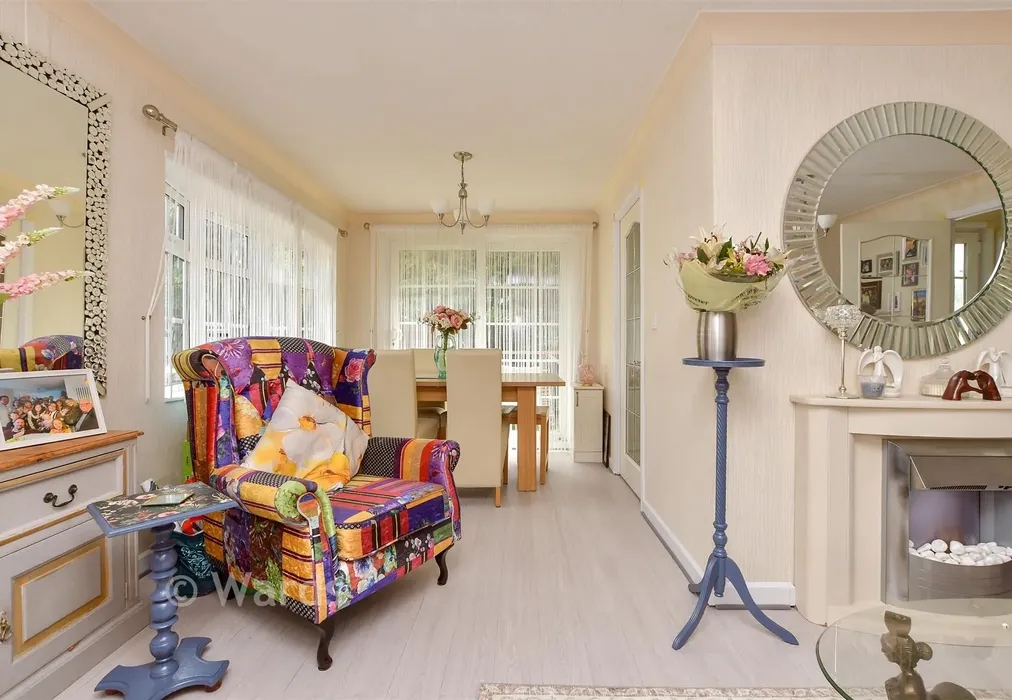 Lounge - Faversham Road, Seasalter, Whitstable, Kent - Wards of Kent