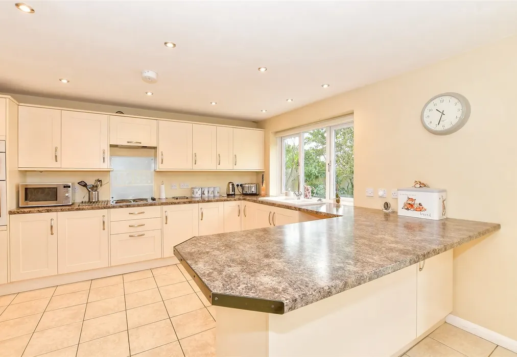 Kitchen - Gibbet Lane, Horsmonden, Tonbridge, Kent - Wards of Kent