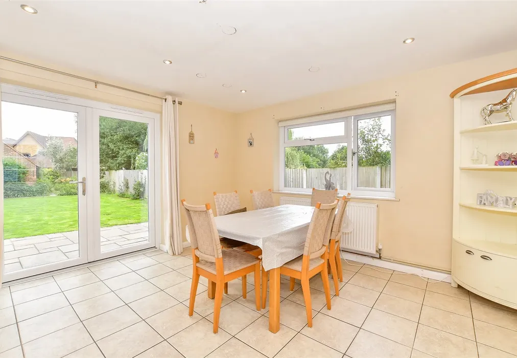 Kitchen - Gibbet Lane, Horsmonden, Tonbridge, Kent - Wards of Kent