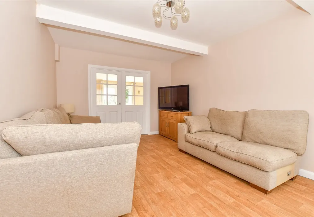 Lounge - Gibbet Lane, Horsmonden, Tonbridge, Kent - Wards of Kent