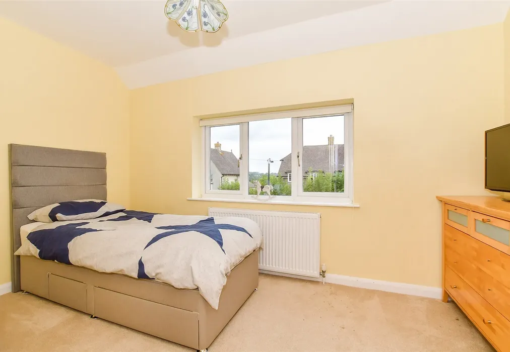 Bedroom 3 - Gibbet Lane, Horsmonden, Tonbridge, Kent - Wards of Kent