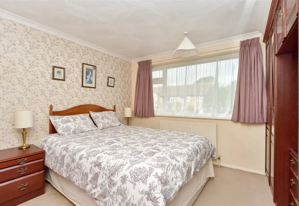 Bedroom 1 - Burntwick Drive, Lower Halstow, Sittingbourne, Kent - Wards of Kent