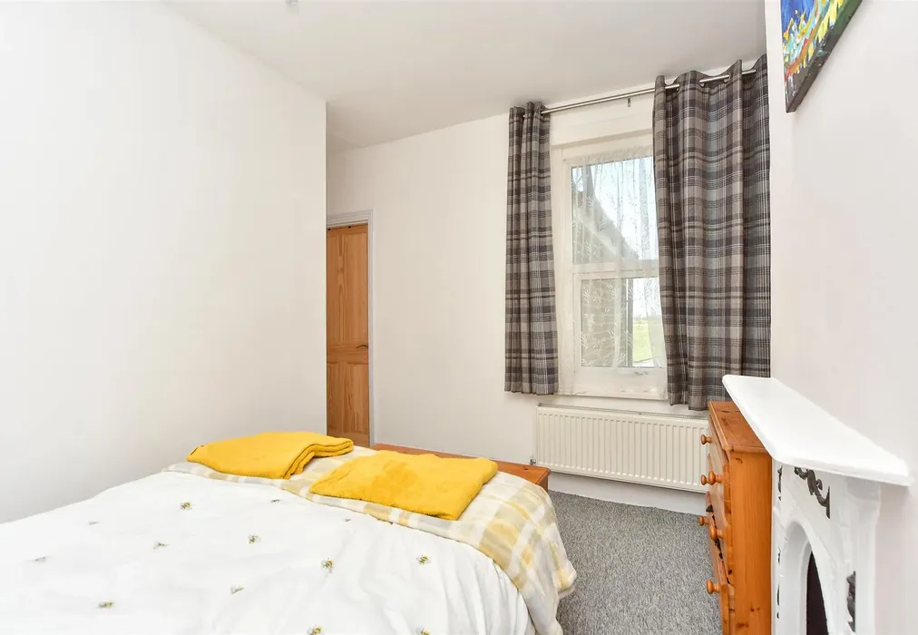 Bedroom 2 - Maple Street, Sheerness, Kent - Wards of Kent