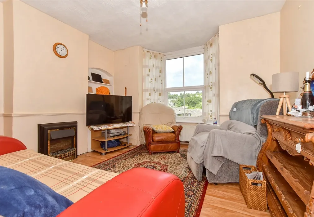 Lounge - Clarendon Street, Dover, Kent - Wards of Kent