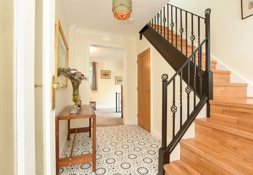 Inner Hallway - Springbottom Lane, Bletchingley, Redhill, Surrey - Wards of Kent