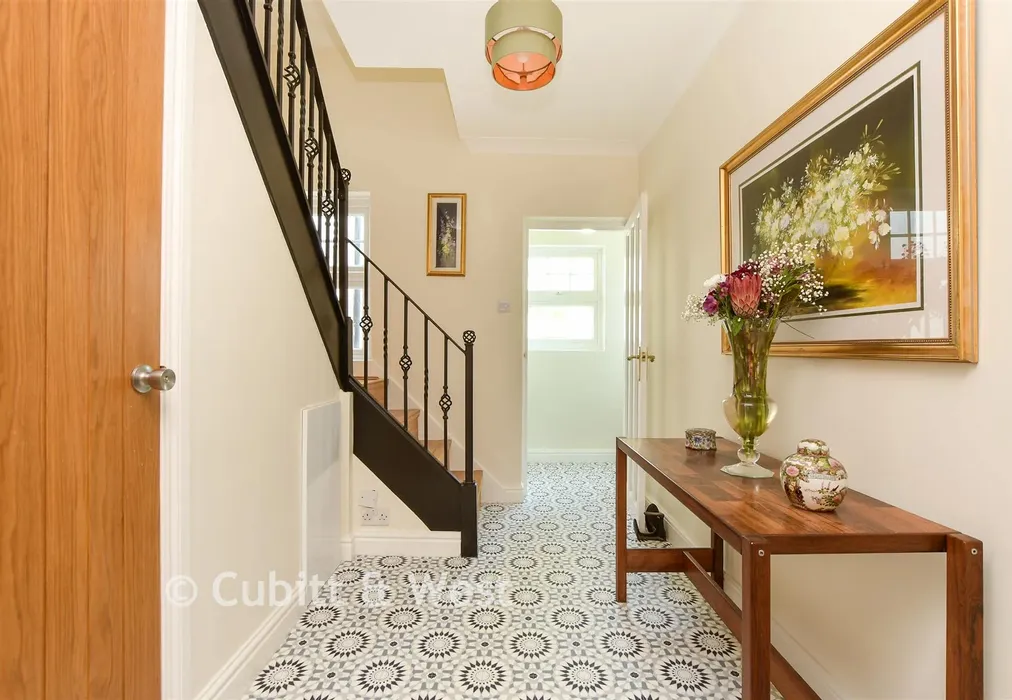 Inner Hallway - Springbottom Lane, Bletchingley, Redhill, Surrey - Wards of Kent