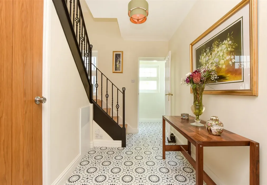 Inner Hallway - Springbottom Lane, Bletchingley, Redhill, Surrey - Wards of Kent