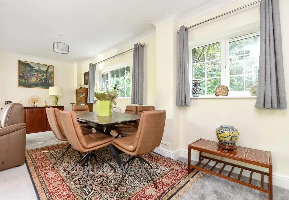 Dining Area - Springbottom Lane, Bletchingley, Redhill, Surrey - Wards of Kent