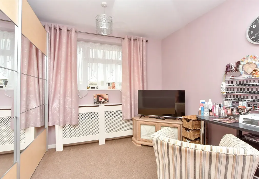Bedroom 2 - Chaffes Lane, Upchurch, Sittingbourne, Kent - Wards of Kent