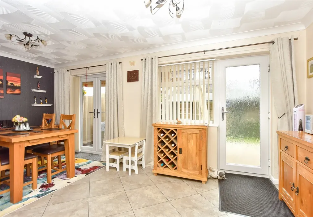 Family/Dining Area - Chaffes Lane, Upchurch, Sittingbourne, Kent - Wards of Kent