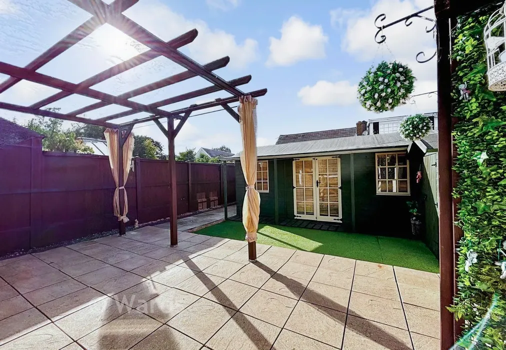 Garden Shot - Chaffes Lane, Upchurch, Sittingbourne, Kent - Wards of Kent