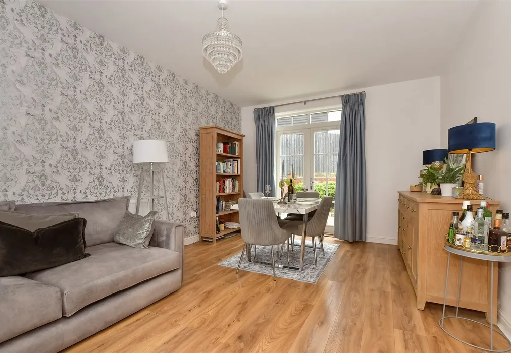 Lounge - Three Fields Road, Tenterden, Kent - Wards of Kent