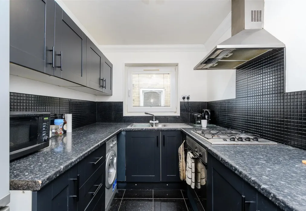 Kitchen - Ifield Way, Gravesend, Kent - Wards of Kent