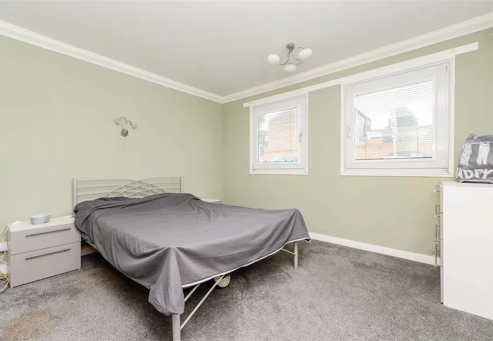 Bedroom - Ifield Way, Gravesend, Kent - Wards of Kent