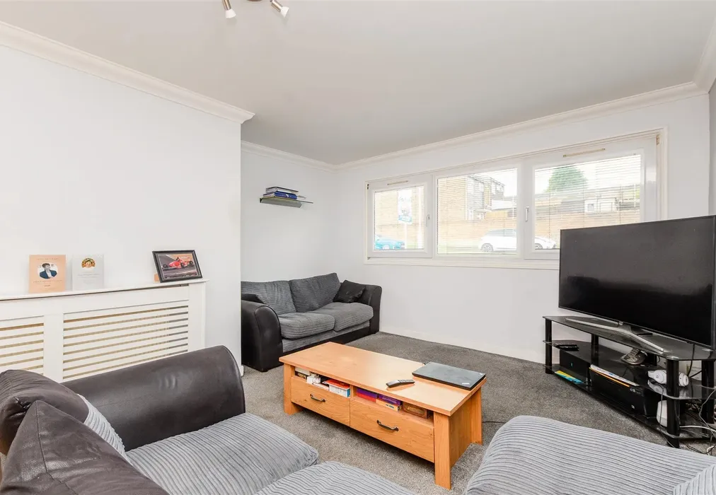 Lounge - Ifield Way, Gravesend, Kent - Wards of Kent