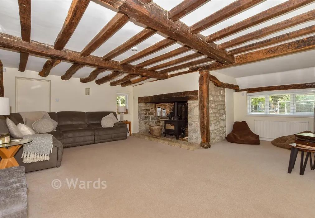 Lounge - Horseshoes Lane, Langley, Maidstone, Kent - Wards of Kent