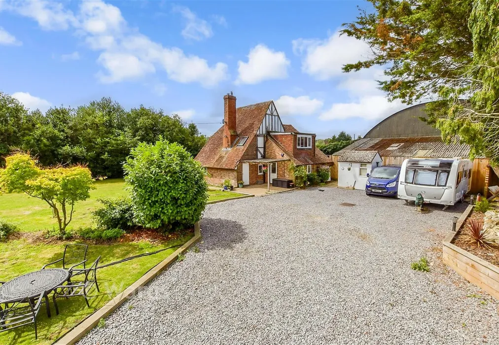 External (Web) - 1 - Horseshoes Lane, Langley, Maidstone, Kent - Wards of Kent