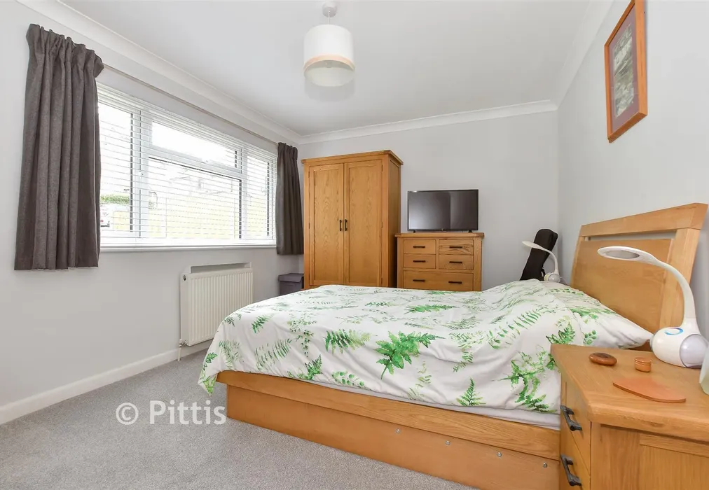 Bedroom 1 - Clevelands Road, Wroxall, Ventnor, Isle of Wight - Wards of Kent