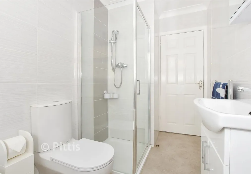 Bathroom - Clevelands Road, Wroxall, Ventnor, Isle of Wight - Wards of Kent