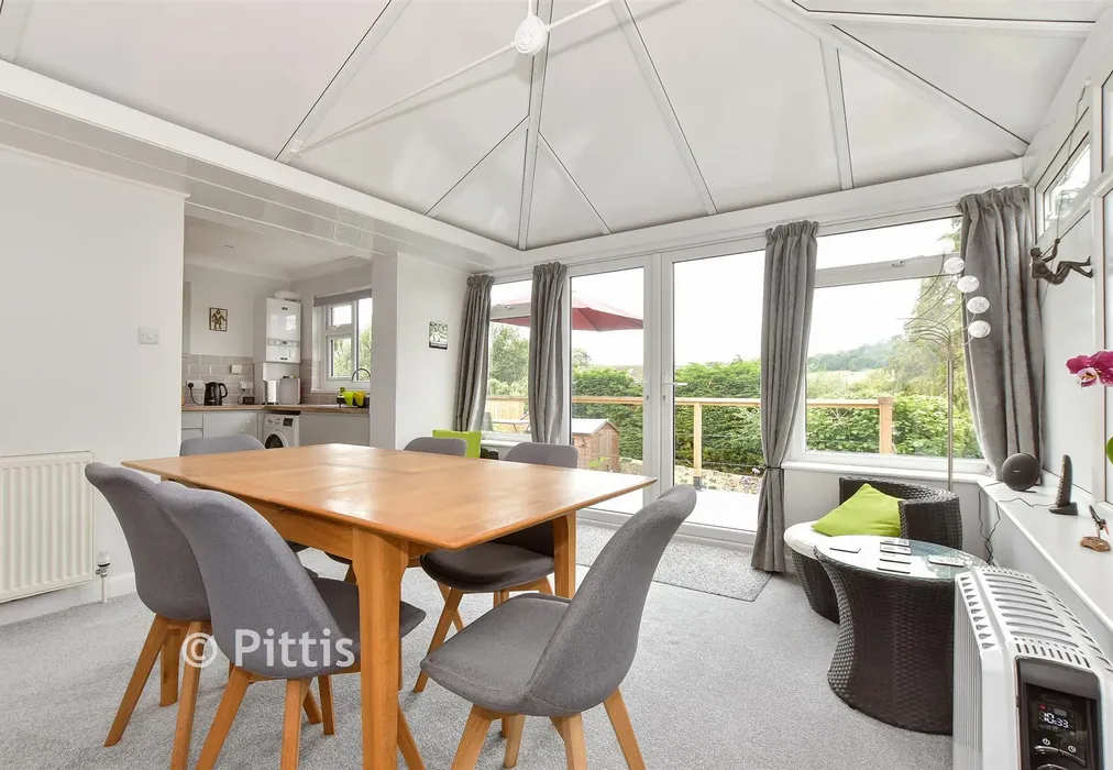 Sun Room - Clevelands Road, Wroxall, Ventnor, Isle of Wight - Wards of Kent