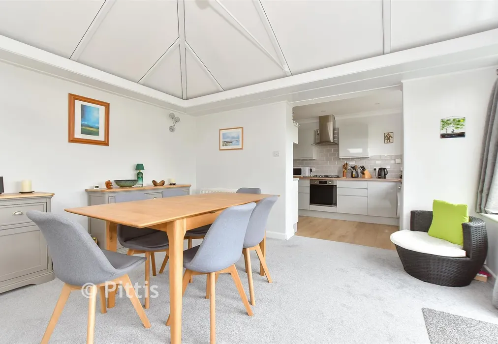 Sun Room - Clevelands Road, Wroxall, Ventnor, Isle of Wight - Wards of Kent