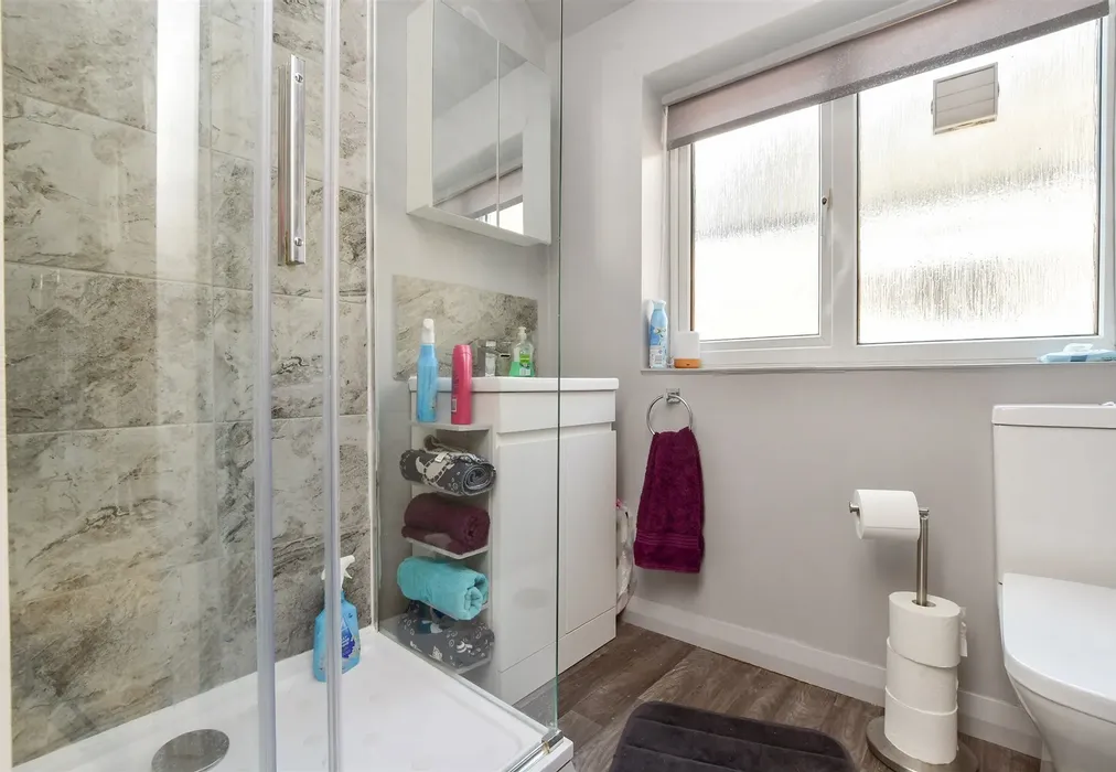 Shower Room - Park Road, Ramsgate, Kent - Wards of Kent